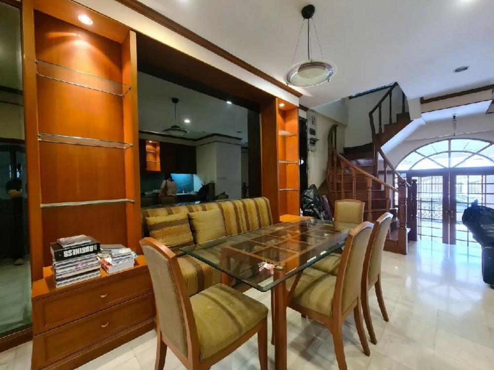 For SaleTownhousePinklao, Charansanitwong : 4-story townhome for sale, near Pinklao, good location, beautifully decorated, ready to move in.