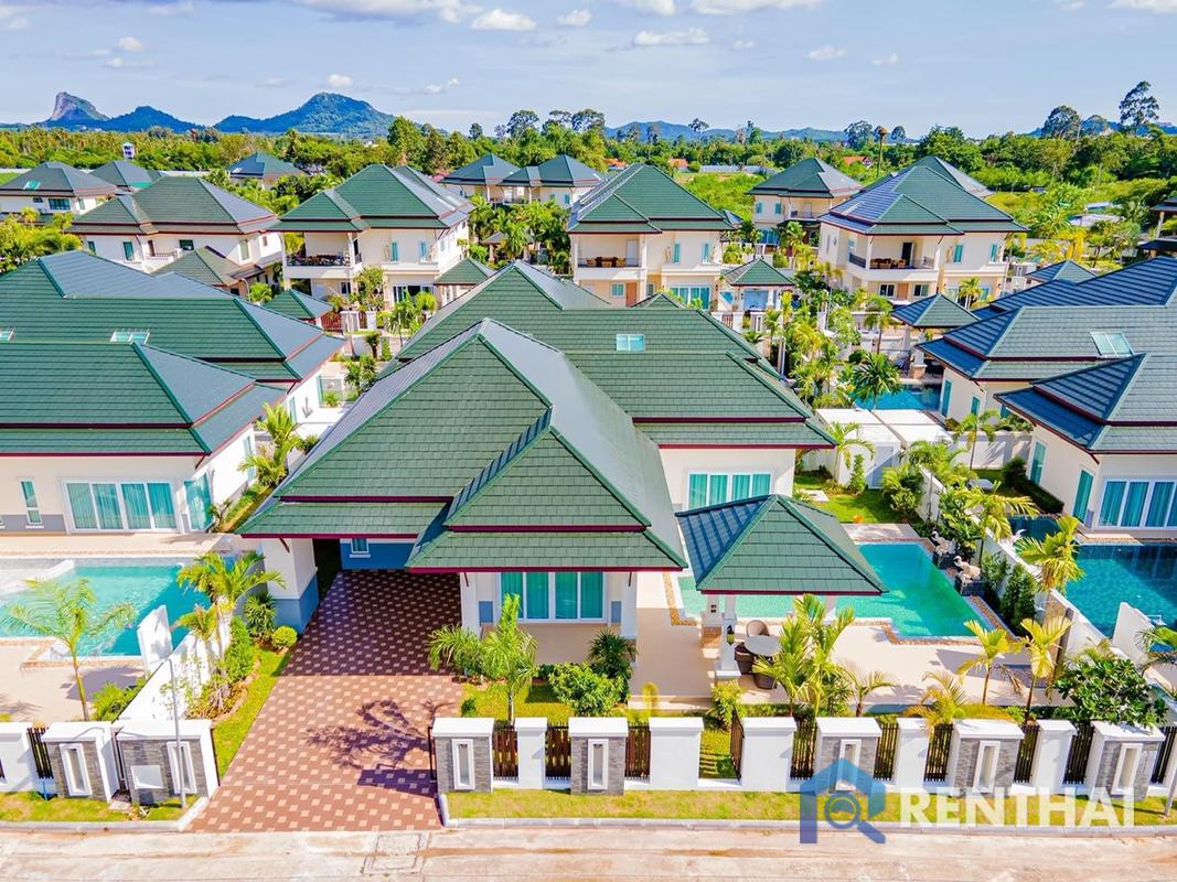 For SaleHousePattaya, Bangsaen, Chonburi : Ready to move in! Pool vill house for sale location near silver lake