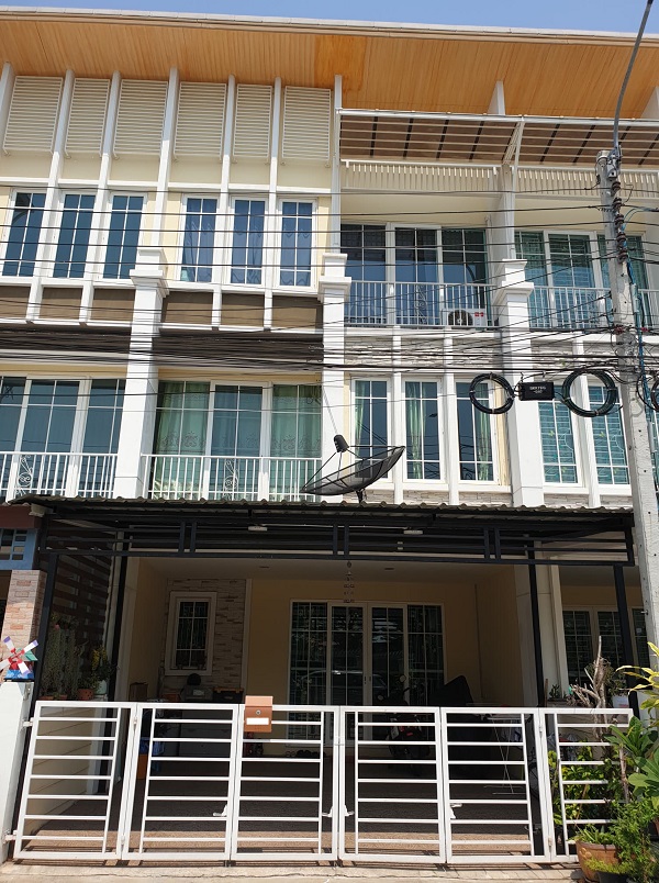 For SaleTownhouseOnnut, Udomsuk : H1134-Townhome for sale, 3 floors, Golden City, On Nut-Pattanakarn, near Airportlink Ban Thap Chang.