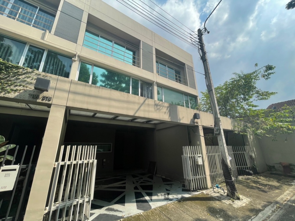 ขายทาวน์เฮ้าส์/ทาวน์โฮมพัฒนาการ ศรีนครินทร์ : อยู่เองก็ดี เป็น home office ก็ได้ ✨ โนเบิล คิวบ์ พัฒนาการ / ทาวน์โฮม 3 ห้องนอน (ขาย), Noble Cube Pattanakarn / Townhome 3 Bedrooms (FOR SALE) TP324