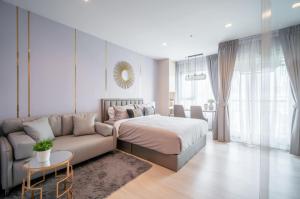 For RentCondoWitthayu, Chidlom, Langsuan, Ploenchit : LI294_P LIFE ONE WIRELESS **Very beautiful room, fully furnished, ready to move in** Beautiful view, high floor Easy to travel near BTS