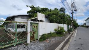 For SaleLandSamut Prakan,Samrong : Factory for sale with land 32-2-75 rai, width 180 meters, depth 455 meters, in Soi Thammasiri, Bangna-Trad Road, km. . Price is only 19,732 baht/square wa.