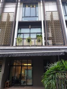 For RentTownhouseNonthaburi, Bang Yai, Bangbuathong : AH-N404 Townhome for rent, 3 floors, 22 sq.w., fully furnished, beautifully decorated, FLORA Wong Sawang project, Krungthep-Non Road, near MRT Wong Sawang, Kasemrad Hospital.