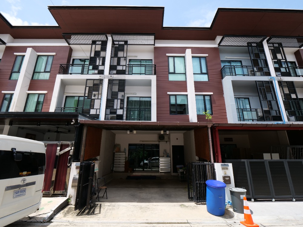 For SaleTownhouseBangna, Bearing, Lasalle : Townhome, townhouse for sale, this price is the best in the Ifil Bangna project, 21.3 sq m., 3 floors, 3 bedrooms, 3 bathrooms.