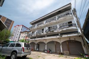 For SaleShophouseSriracha Laem Chabang Ban Bueng : Urgent sale!! Commercial building, area 127 square wah, near Kasetsart University, near Laem Chabang, Saha Group 4 units, very cheap price