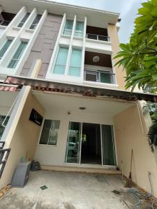 For RentTownhouseThaphra, Talat Phlu, Wutthakat : Townhouse for rent Baan Klang Muang Sathorn-Taksin 2 corner room at the beginning of the project