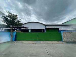For RentWarehouseNawamin, Ramindra : For Rent Rent a warehouse with 3 floors of office, usable area 2124 square meters, land area 900 square meters, Soi Chatuchot, Sukhaphiban 5 Road, near the expressway, very good location.