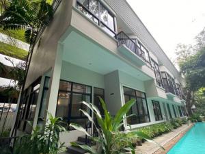 For RentHouseSukhumvit, Asoke, Thonglor : 🔥🔥Risa03014 House for rent, verenda villa, 400 sqm, 4 bedrooms, 5 bathrooms, only 120,000 baht. Available and ready 1/9/2022🔥🔥