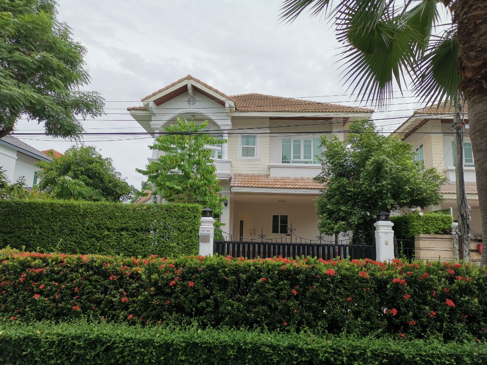 For SaleHouseLadkrabang, Suwannaphum Airport : Urgent sale!!! 2-story detached house, Phatra Village Ring Road-On Nut, Sukhaphiban 2 Road / Tel. 0897300583/ 0649299291