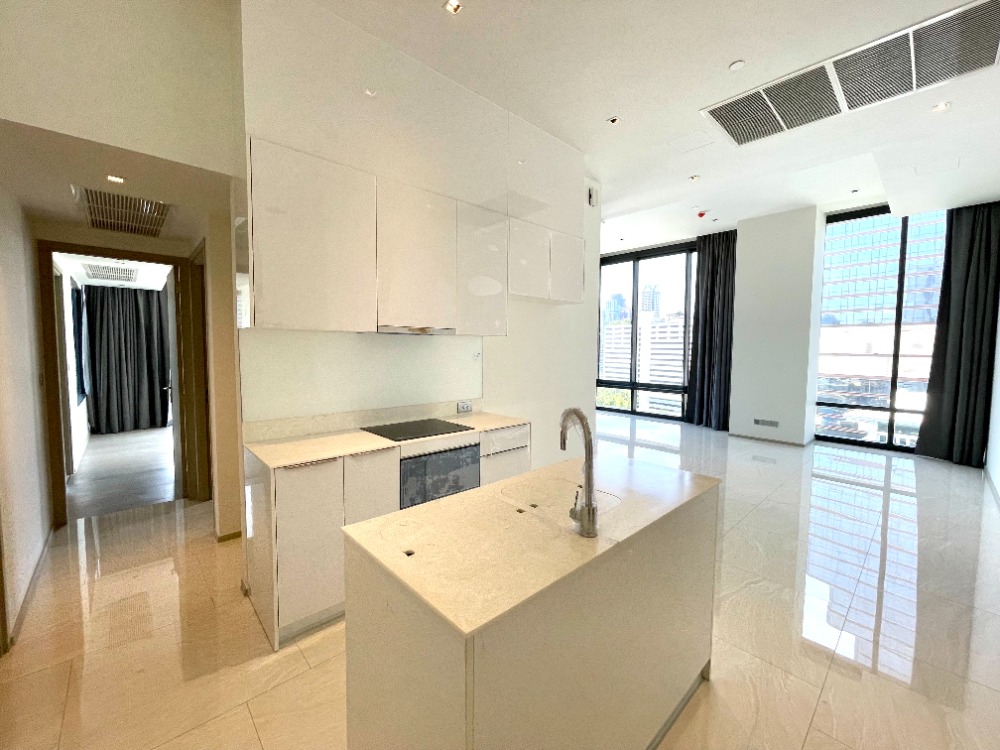 For SaleCondoSilom, Saladaeng, Bangrak : SALE AANDA for sale by myself, make an appointment to view the project call 0946503223 FLAT room, ceiling height 3.5M, last room