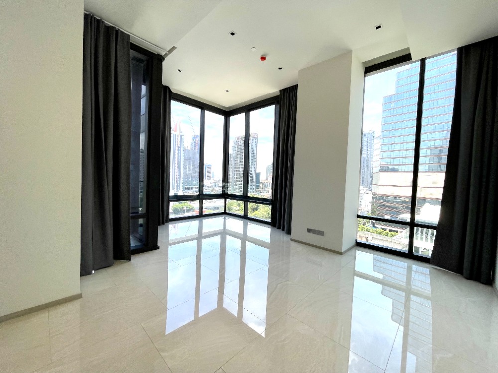 For SaleCondoSilom, Saladaeng, Bangrak : SALE ANANDA, sell by yourself, make an appointment to see the project, call 0946503223, FLAT room, ceiling height 3.5M, last room