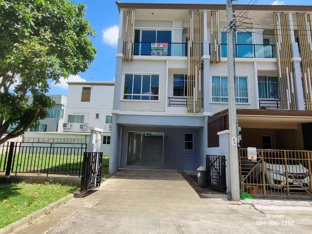 For SaleTownhouseChaengwatana, Muangthong : Townhome for sale, The Plant City Chaengwattana (The Plant Citi Chaengwatthana), behind the corner, 70.5 square wa (house with vacant land), 3 floors, 3 bedrooms, 3 water, peaceful, safe, near the expressway and Muang Thong Thani.