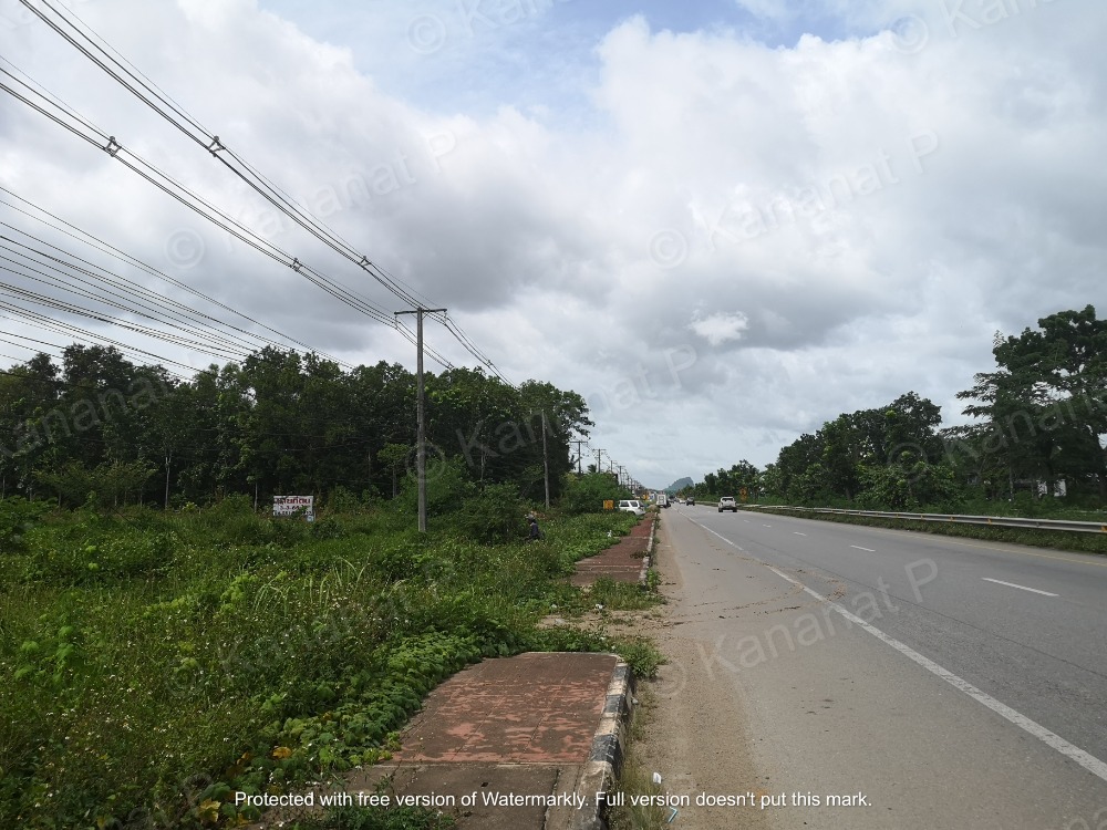 For SaleLandChumphon : Rare land for sale 4 Rai by the Asia Main road no. 41 in Chumphon