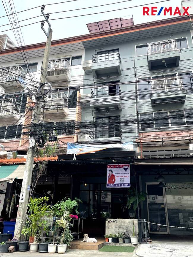 For SaleShophouseLadprao101, Happy Land, The Mall Bang Kapi : 4-storey commercial building, Ladprao 112, Baan Badin project, next to the main road