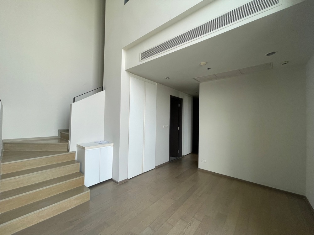 For SaleCondoRatchathewi,Phayathai : Selling Pyne 2 bed Duplex, new room, never been in.