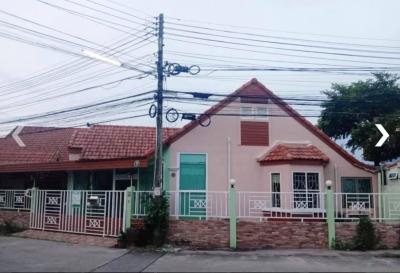 For SaleHousePattaya, Bangsaen, Chonburi : Quick house for sale, Phimphaphon Village 1, Ban Suan Chon Buri, good location, for sale by owner.