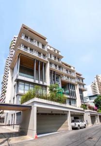 For SaleHouseSukhumvit, Asoke, Thonglor : For sale: Big House with swimmimg pool in Prime Sukhumvit area . Prompong soi 49, close to Thonglor