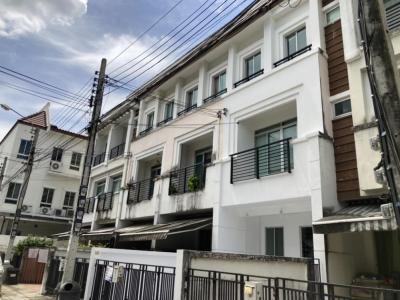 For RentTownhousePattanakan, Srinakarin : 🏡LK181 3-storey townhome for rent, Baan Klang Muang project. Urbanion Rama 9 - Ring Road, 3 bedrooms, 3 bathrooms, fully furnished, near Suvarnabhumi Airport - only 22,000/month
