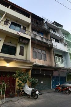 For RentShophouseSiam Paragon ,Chulalongkorn,Samyan : ให้เช่า อาคารพาณิชย์ 4 ชั้น 5ห้อง ใกล้สามย่านมิตรทาวน์และ MRT สามย่าน 160 ตรม.เป็นออฟฟิศชั่วคราว หรือบ้านพักพนักงาน หรือที่เก็บของในเมือง