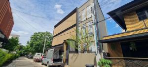 For SaleHouseKaset Nawamin,Ladplakao : Quick sale, prime location. Newly built house in modern style with swimming pool Soi Mailarp.