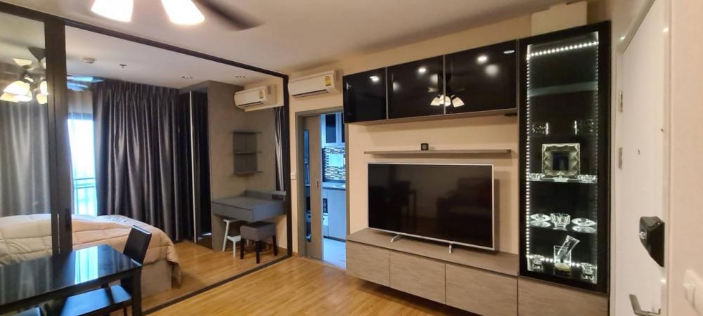 For RentCondoPinklao, Charansanitwong : Beautiful, clean room, auspicious number, luxury condo, luxurious central area and the best travel location, next to the BTS.