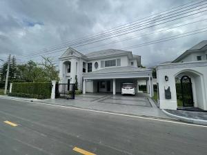 For RentHouseKaset Nawamin,Ladplakao : Luxury detached house for rent, 2 floors (Luxury), area 80 sq wa, usable area 210 sq m, 3 bedrooms, 3 bathrooms, fully furnished, Kaset Nawamin Road, rental price 175,000 baht / m.