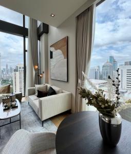 For SaleCondoWitthayu, Chidlom, Langsuan, Ploenchit : Extra High Ceiling 18MB* 28CHIDLOM Super Luxury Condominium