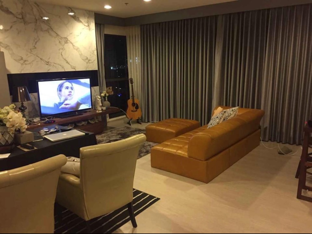 ให้เช่าคอนโดสุขุมวิท อโศก ทองหล่อ : Rare unit For rent Rhythm Sukhumvit 36-38 2 bedrooms big living room good view