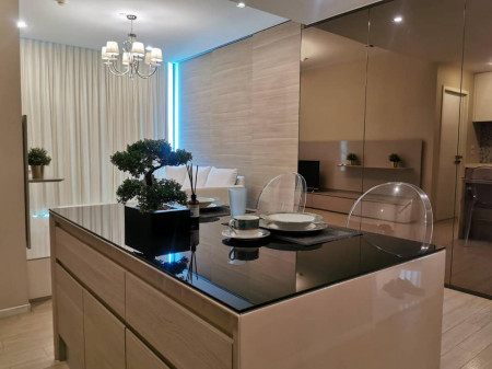 ขายคอนโดสุขุมวิท อโศก ทองหล่อ : ขายคอนโด The Room Sukhumvit 21 ชั้น.15 ห้องหัวมุม ขนาด 54 ตร.ม เฟอร์นิเจอร์ครบ พร้อมเข้าอยู่ได้เลย