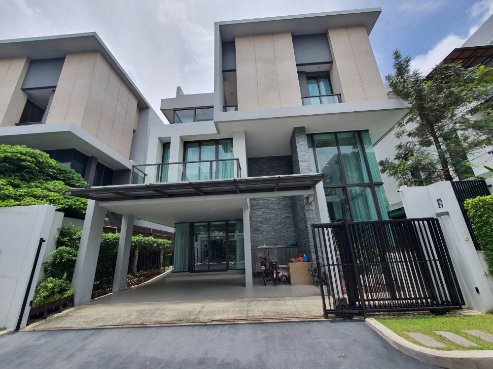 For SaleHouseYothinpattana,CDC : Selling at a loss, luxury detached house, Super Luxury level, Baan Klang Muang CLASSE project, Kaset Nawamin. Sukanthasawad Maiyalarp