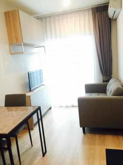 For RentCondoRatchadapisek, Huaikwang, Suttisan : (S)NB135_P NOBLE REVOLVE RATCHADA **Fully decorated, ready to move in. You can just drag your luggage in** Easy to travel, close to amenities.