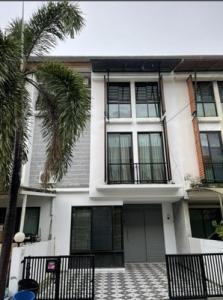 For RentTownhouseKaset Nawamin,Ladplakao : WW430 3 storey townhome for rent. Areeya Mowa Village, near Lat Pla Khao Road, Soi 56