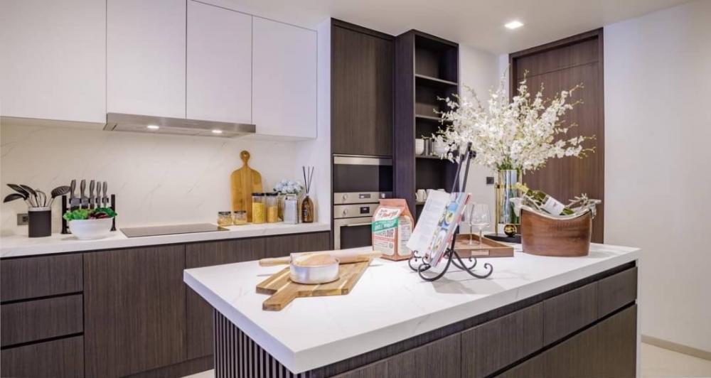 For RentCondoSukhumvit, Asoke, Thonglor : Rental : Luxury Condo In Prompong, 3+1 Bed , 5 Bath , 1 Maid room , 270 sqm , Floor 6 🔥🔥Rental Price: 225,000 THB / Month 🔥🔥#sellinghouses#superluxuryhousebkk#Arihouse#luxuryhousebangkok #superluxurycondoforsale #อสังหาริมทย์ทรัพย์ #realestateth