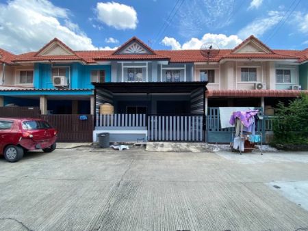 For SaleTownhousePathum Thani,Rangsit, Thammasat : Townhome for sale, Pruksa Village C, 95 sq m. 18 sq wa, beautiful house, outstanding location, Renovate, ready to submit Bank