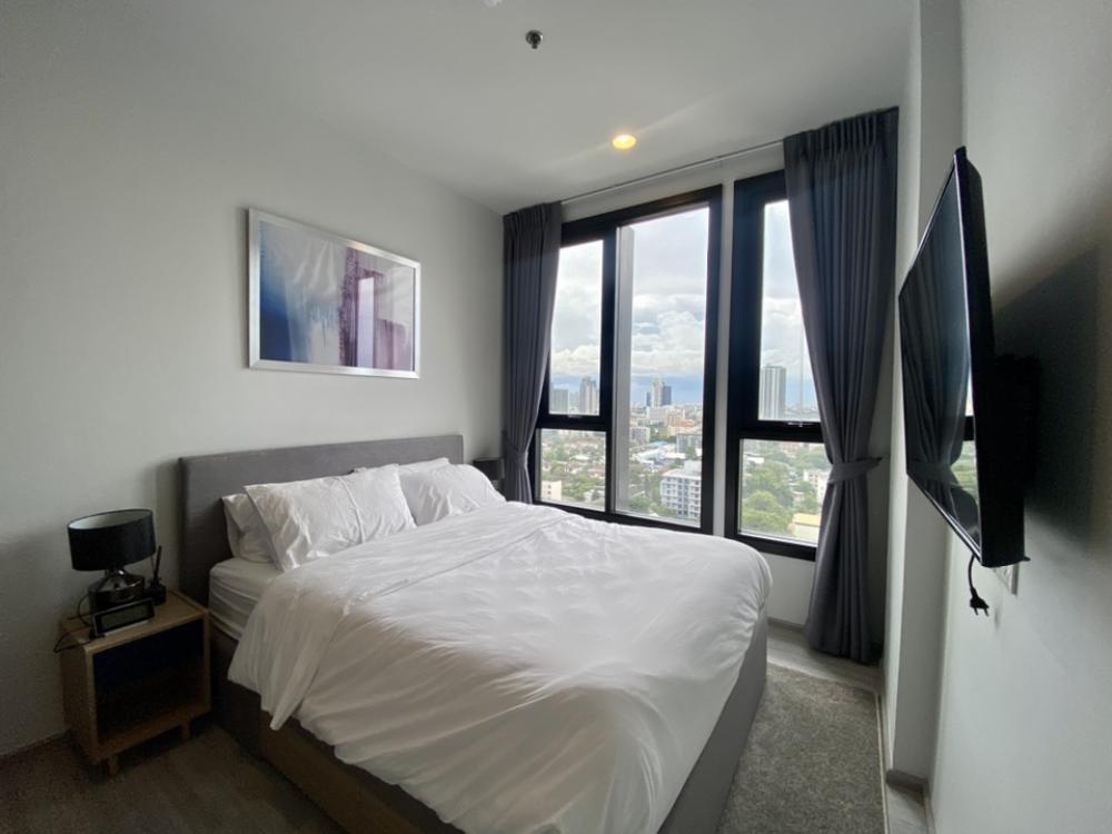 For RentCondoSukhumvit, Asoke, Thonglor : There are many rooms to choose from. Condo, good location, XT Ekkamai, good quality from Sansiri. Beautifully decorated room, ready to move in. If interested, make an appointment to view the room and project with us.