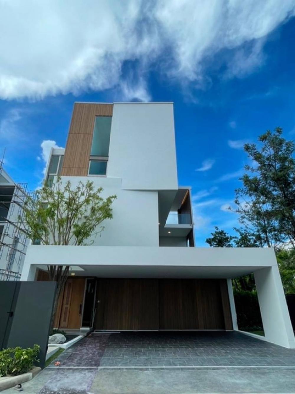 For RentHousePattanakan, Srinakarin : For rent luxury detached house VIVE Rama 9 with furniture