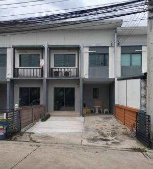 For RentTownhousePathum Thani,Rangsit, Thammasat : 2-storey townhome for rent, Met Town project, Pathum-Tiwanon, very good value.
