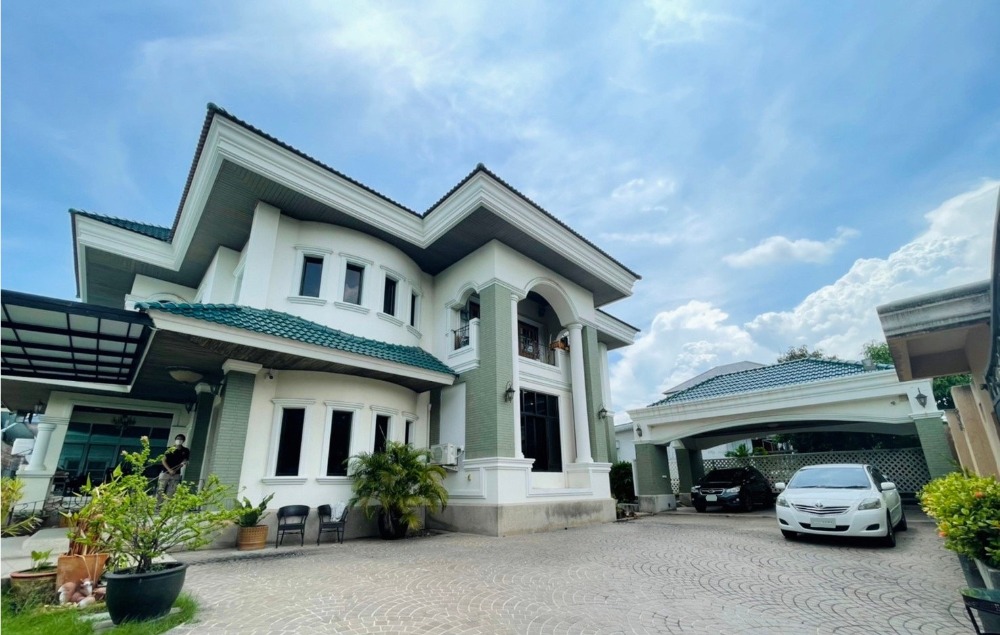 For SaleHouseSamut Prakan,Samrong : Rare Spacious Property!! 345 Sq.W House for sale at Sukhumvit 111, Near BTS Samrong, Soi Bearing 4, Near Imperial World Samrong