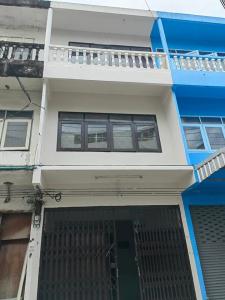 For RentShophouseOnnut, Udomsuk : Quick rent!! Very good price, three-storey commercial building, Soi On Nut 76/1