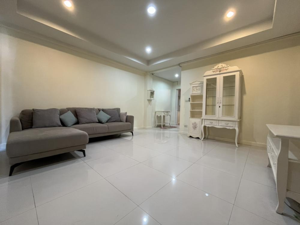 For RentTownhouseAri,Anusaowaree : Townhome for rent in Ari area, near BTS Ari, Rama VI Expressway - 3 bedrooms, 5 bathrooms, 4 floors, 2 parking spaces - 280 sq.m. - 48,000 baht