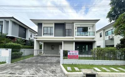 For SaleHouseBangna, Bearing, Lasalle : Quick sale, very cheap, detached house, Centro Bangna Km.7, near Mega Bangna. The new house has never been in.