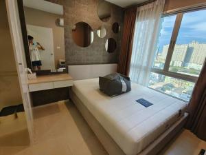 For RentCondoBang kae, Phetkasem : For rent, the prodigy condo, can walk from the front of the condo to MRT Bang Khae only 200