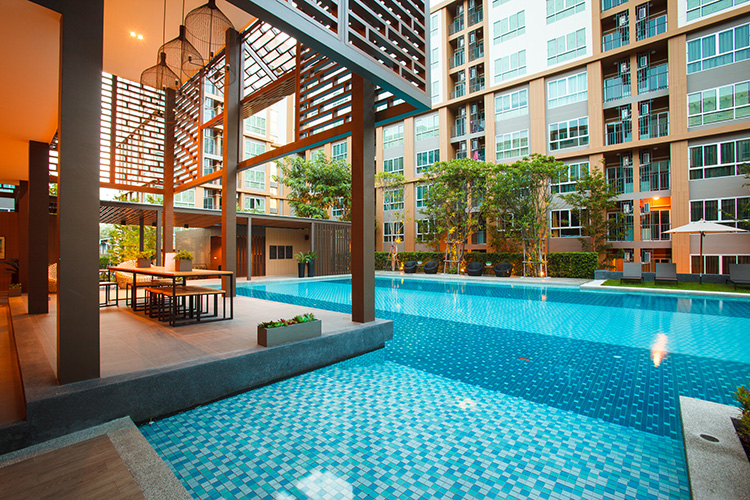 For SaleCondoRayong : Cheap sale, D Condo Nakhon Rayong (sell with tenant), new room, beautiful decoration, built-in in the whole room, fully furnished, sea view, ready to move in, price 1.42 million baht.