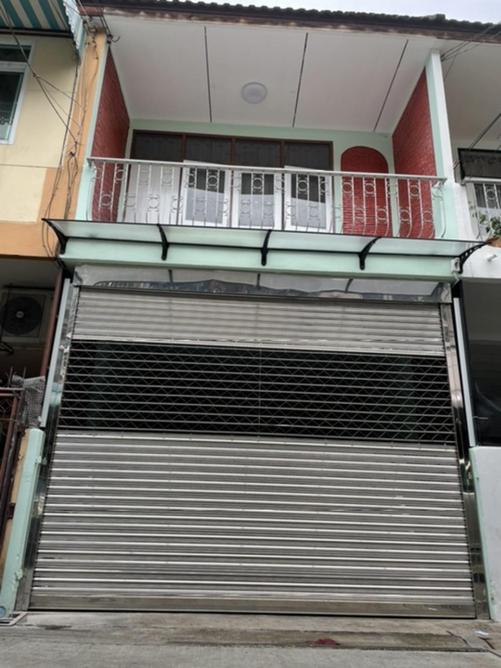 For RentTownhouseBang Sue, Wong Sawang, Tao Pun : For rent, 2-story townhouse on the Purple Line (Tao Poon), size 16 square meters, 1 bedroom, 1 bathroom, parking for 1 car.