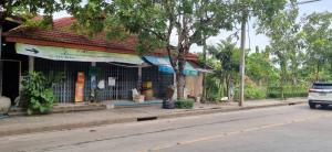 For RentRetailEakachai, Bang Bon : Renting a sales area on the side of Soi Wat Yai Rom (Soi 33), suitable for opening a trading business, community source.