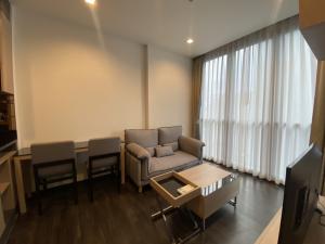 For RentCondoRama9, Petchburi, RCA : 💝💝 Beautiful corner room. Condo The line Asoke Ratchada, good quality from Sansiri, high rise, beautiful, good location, near Mrt Rama 9, near Central, near the expressway, very convenient to travel. Interested in making an appointment to view the room? w