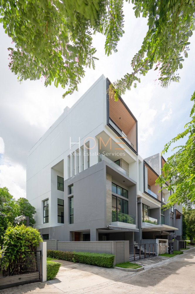For SaleTownhousePattanakan, Srinakarin : Behind the corner, large size! ✨ Townhome Nirvana Define Rama 9 / 4 bedrooms (for sale), Nirvana Define Rama 9 / Townhome 4 Bedrooms (FOR SALE) TIK285