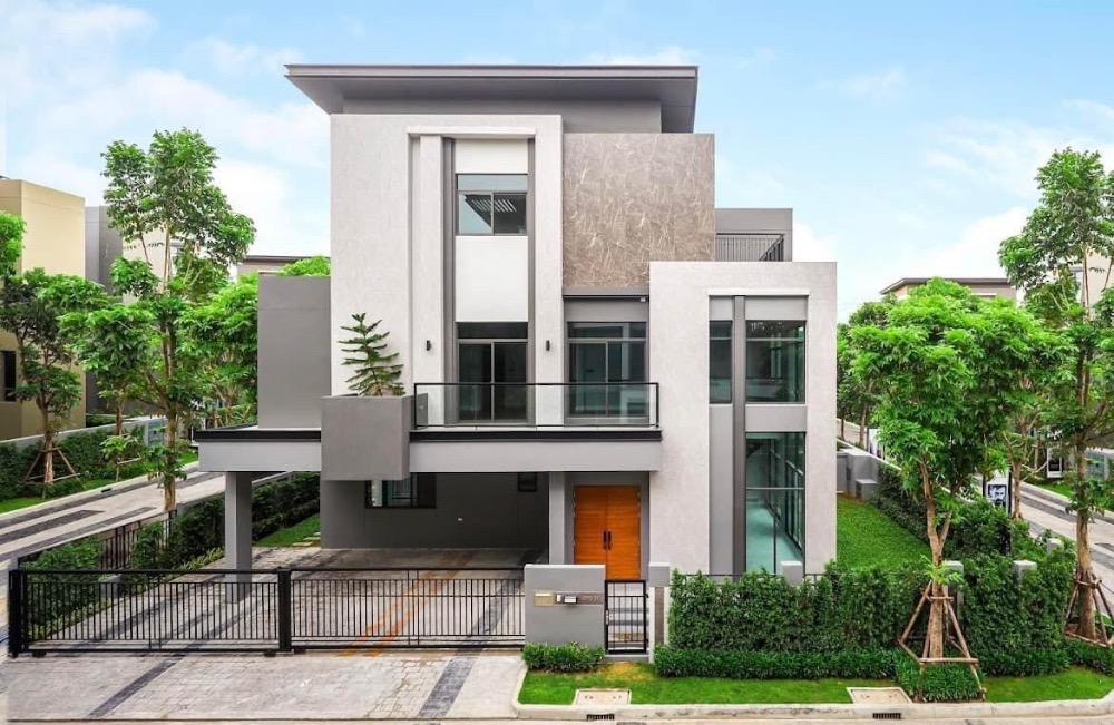 ขายบ้านอ่อนนุช อุดมสุข : ขายบ้านเดี่ยว 3 ชั้น ตกแต่งพร้อมอยู่ตามภาพ : The Gentry Sukhumvit