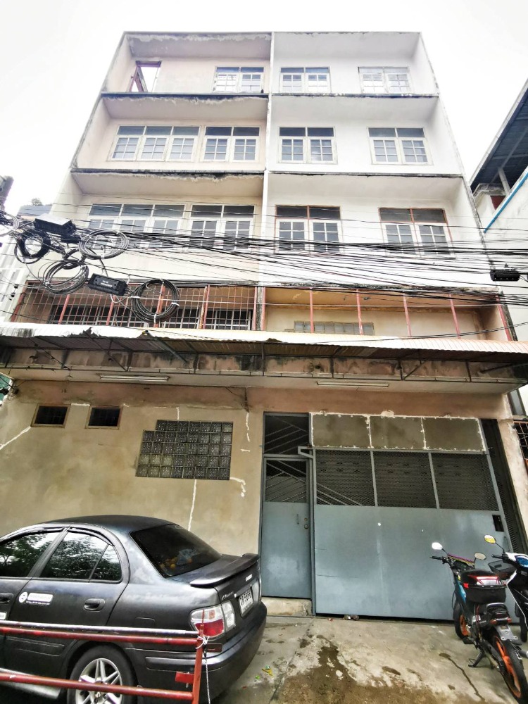 For SaleShophouseBang Sue, Wong Sawang, Tao Pun : Building for sale, 2 booths, 1 minute, MRT Bang Pho, near Bang Pho intersection, 29.4 square meters, skywalk MRT view