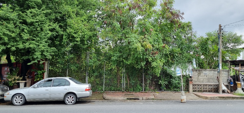 For SaleLandRathburana, Suksawat : Land for sale, filled with 1 rai 3 ngan 69.1 sq.wa. on Soi Suksawat 26 road before reaching Sarasas Suksawat School.